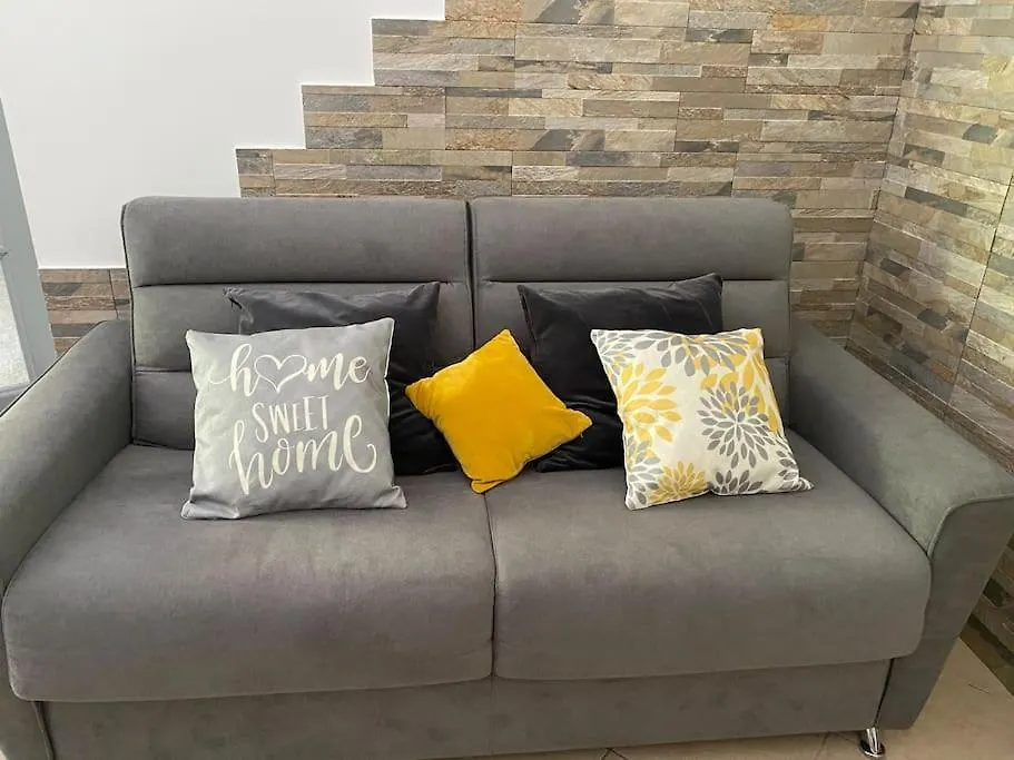 Contacts de Appartement 2 Pieces Avec Terrasse Et Parking, Wifi, Climatisation
